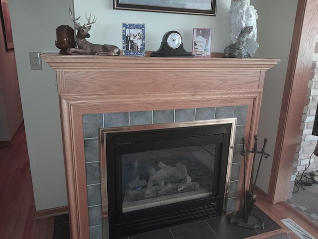 154 E US Highway 34, Mendota, IL 61342 - detailed view of a tiled fireplace