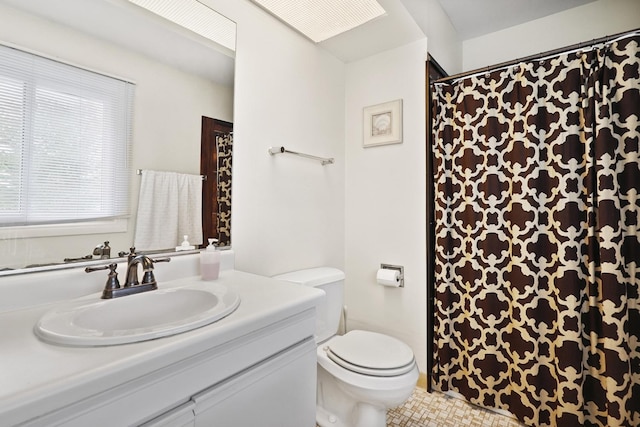 179 Roberts Rd, Bolingbrook, IL 60440 - full bath with vanity and curtained shower