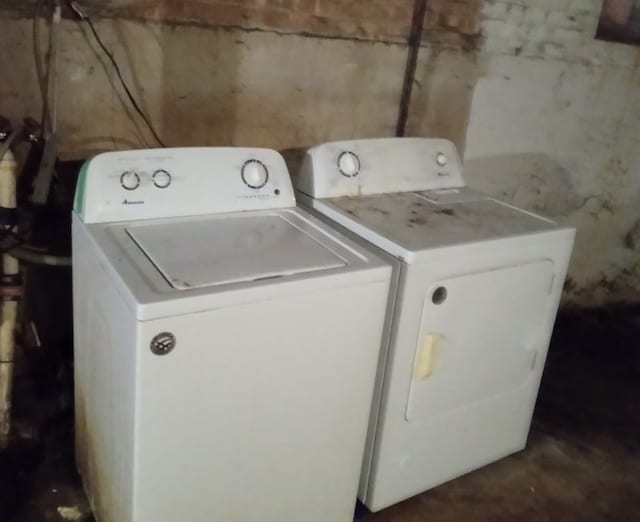 9221 S Normal Ave, Chicago, IL 60620 - washroom with washing machine and dryer