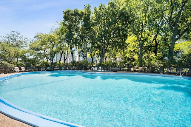 505 N Lake Shore Dr Unit 408, Chicago, IL 60611 - community pool featuring view of scattered trees