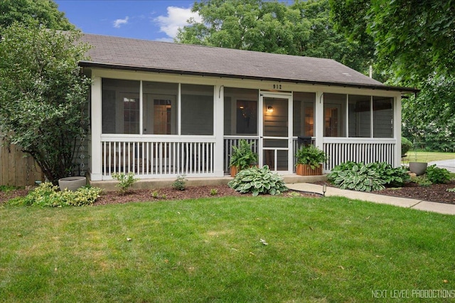 912 Jackson Ave, Saint Charles, IL 60174