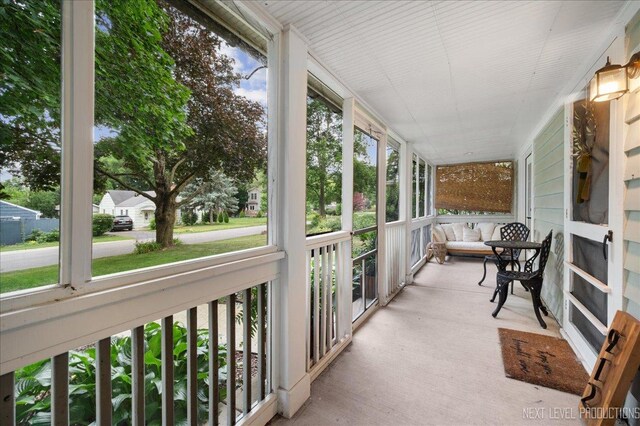 912 Jackson Ave, Saint Charles, IL 60174