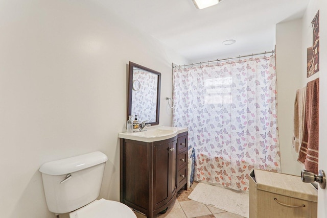 4517 N Austin Ave, Chicago, IL 60630 - full bath featuring vanity, tile patterned floors, and a shower with shower curtain