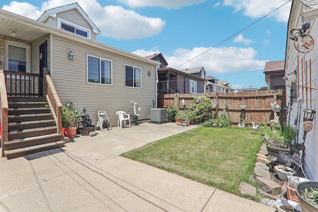 4517 N Austin Ave, Chicago, IL 60630 - view of yard featuring a patio area