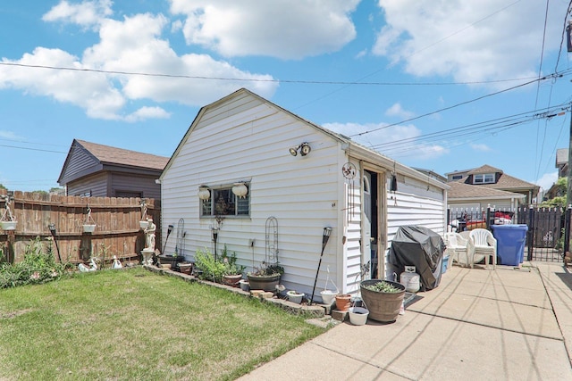 4517 N Austin Ave, Chicago, IL 60630 - view of side of property featuring a patio