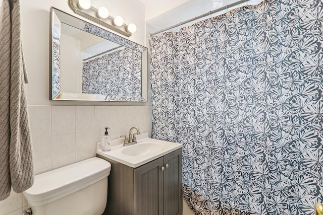 4517 N Austin Ave, Chicago, IL 60630 - full bathroom featuring vanity, tasteful backsplash, tile walls, and a shower with shower curtain