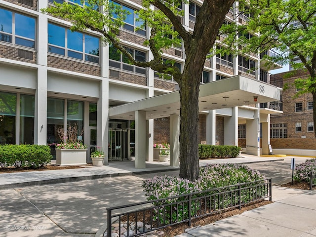 88 W Schiller St Unit 2108L, Chicago, IL 60610 - photo 2