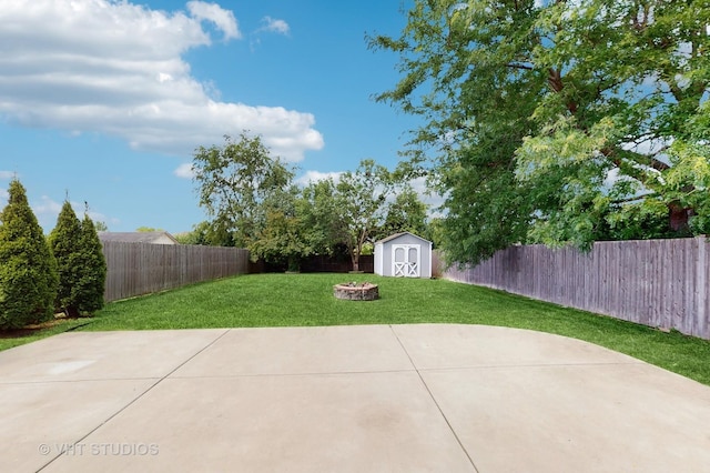 228 Dunton Ct, Mundelein, IL 60060 - fenced backyard with a storage shed and a patio