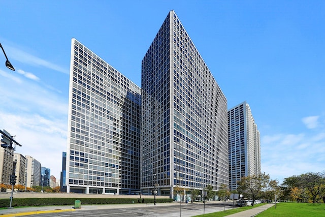 330 W Diversey Pkwy Unit 1606, Chicago, IL 60657 - view of building exterior