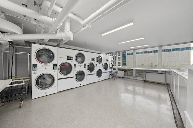 330 W Diversey Pkwy Unit 1606, Chicago, IL 60657 - community laundry room featuring stacked washer / drying machine and separate washer and dryer