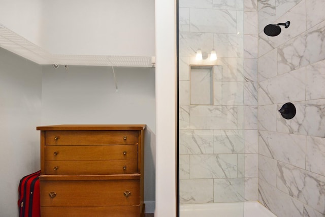 1723 Glenbridge Rd, Bloomington, IL 61704 - full bathroom featuring tiled shower