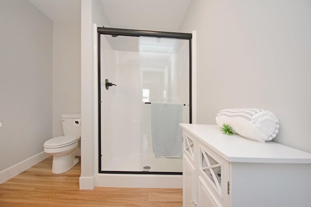1723 Glenbridge Rd, Bloomington, IL 61704 - full bath featuring wood finished floors and a shower stall