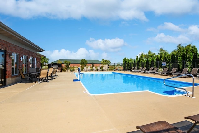 1723 Glenbridge Rd, Bloomington, IL 61704 - community pool featuring a patio area