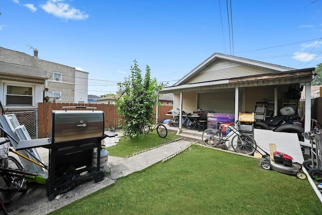 5044 W Roscoe St, Chicago, IL 60641 - view of yard with a detached garage