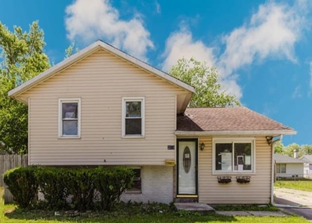 22118 E Churchill Dr, Richton Park, IL 60471 - split level home with brick siding