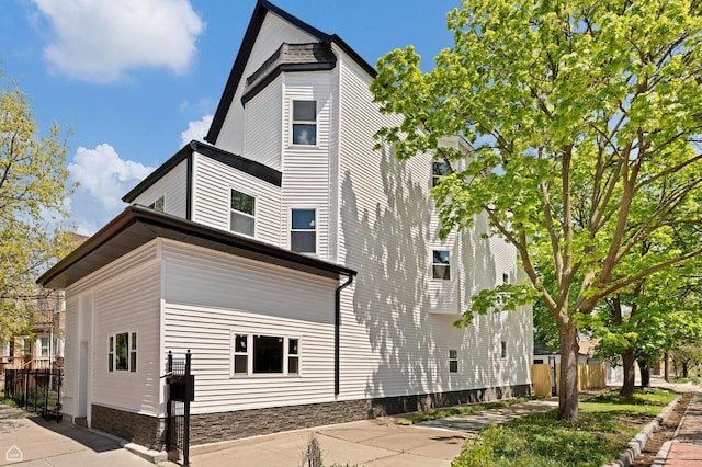 2901 N Sacramento Ave, Chicago, IL 60618 - photo 1