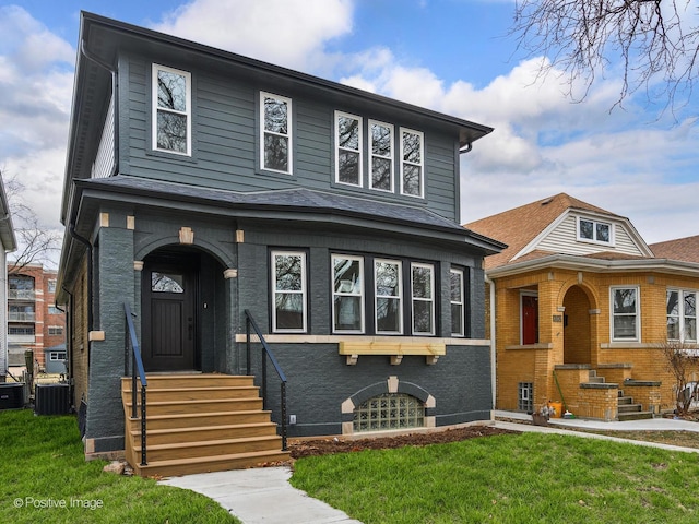6578 N Onarga Ave, Chicago, IL 60631 - traditional style home with a front lawn