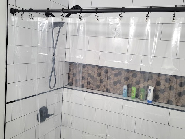 19936 S Spruce Dr, Frankfort, IL 60423 - bathroom with tiled shower and tasteful backsplash