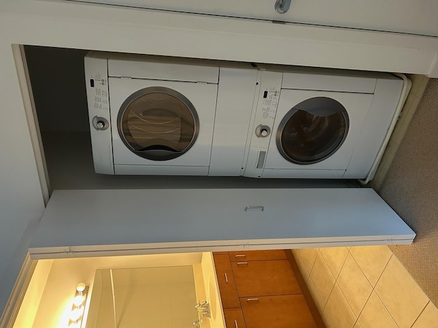 7757 Van Buren St Unit 413, Forest Park, IL 60130 - laundry room featuring washer / clothes dryer