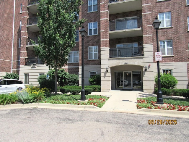 390 W Mahogany Ct Unit 610, Palatine, IL 60067 - view of apartment building / complex