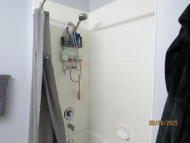 390 W Mahogany Ct Unit 610, Palatine, IL 60067 - bathroom with shower / tub combo