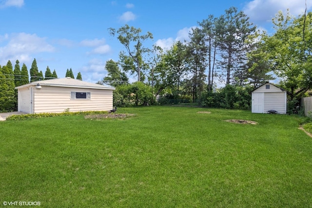901 S Can Dota Ave, Mount Prospect, IL 60056 - view of yard with a shed and a garage