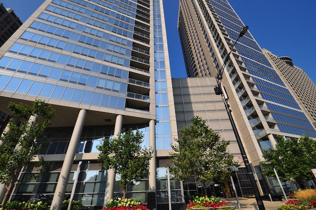 600 N Lake Shore Dr Unit 4510, Chicago, IL 60611 - photo 1