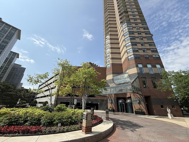 3660 N Lake Shore Dr Unit 1309, Chicago, IL 60613 - view of building exterior