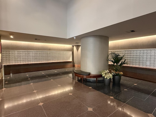 3660 N Lake Shore Dr Unit 1309, Chicago, IL 60613 - community lobby with a high ceiling