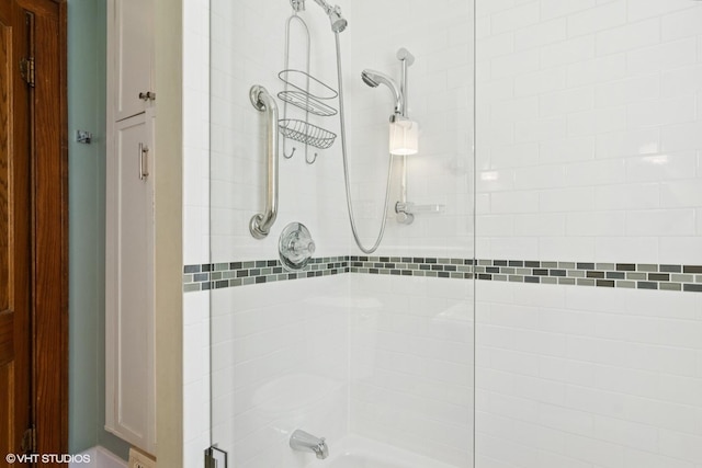 300 W Fremont St, Arlington Heights, IL 60004 - bathroom featuring tiled shower / bath combo