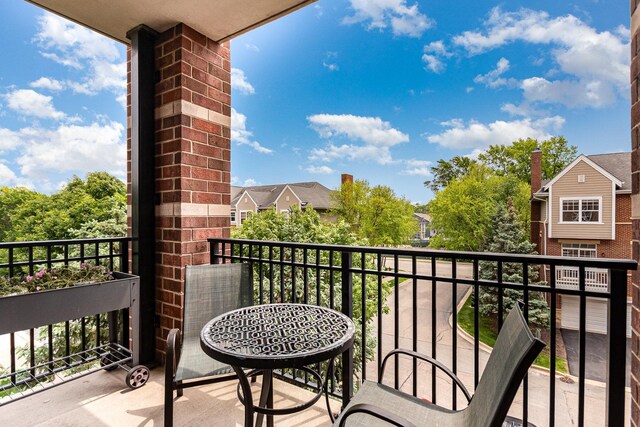 390 W Mahogany Ct Unit 301, Palatine, IL 60067 - view of balcony