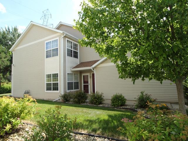5133 Diane Ct Unit 5133, Rockford, IL 61108 - view of front of property with a front lawn