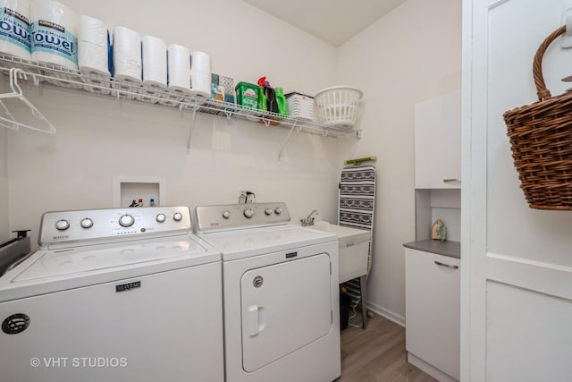 321 Mahogany Dr, Algonquin, IL 60102 - laundry room featuring washing machine and clothes dryer and light wood finished floors
