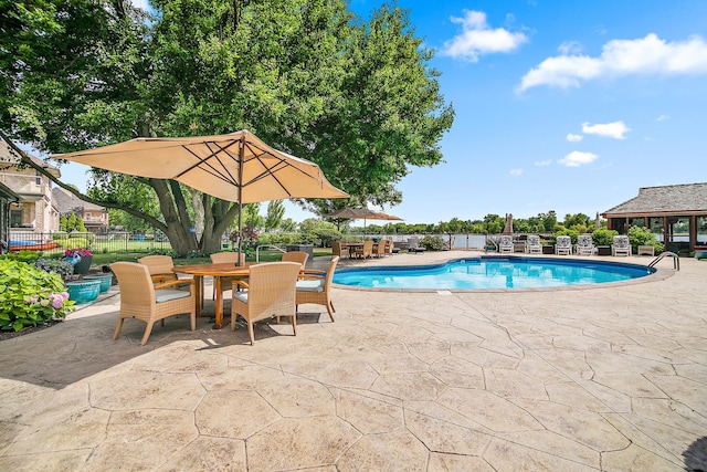 998 N Westshore Blvd, Manteno, IL 60950 - view of pool featuring a patio and outdoor dining space