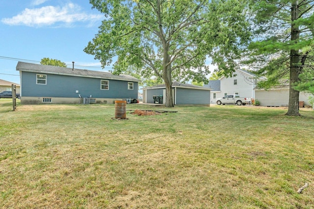25034 S Center St, Channahon, IL 60410 - back of property featuring a yard
