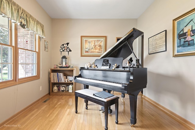 3710 W Nettle Creek Dr, Morris, IL 60450 - sitting room featuring light wood-style flooring and baseboards