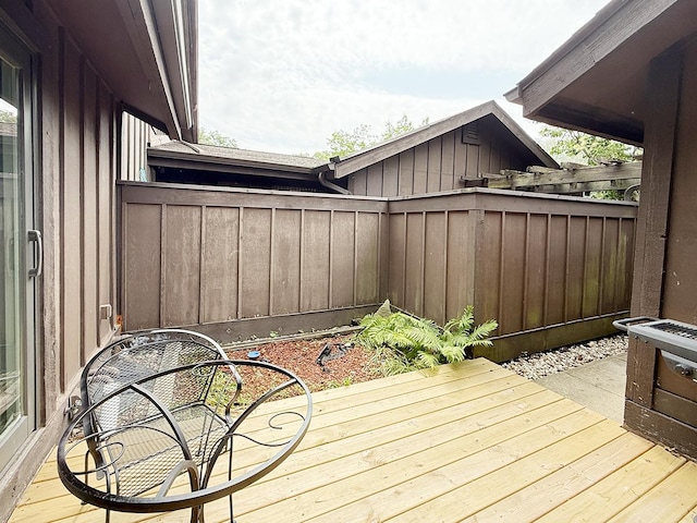 42W396 Hawthorne Ct, Saint Charles, IL 60175 - view of wooden deck