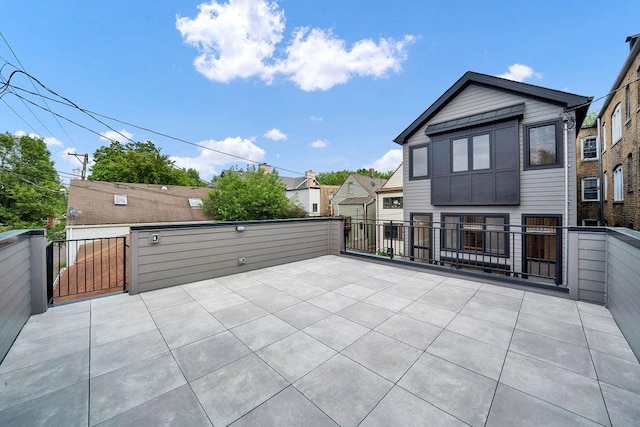 2248 W Ainslie St, Chicago, IL 60625 - view of patio / terrace with a gate