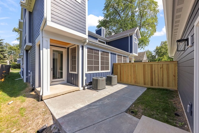 717 N Brainard St, Naperville, IL 60563 - photo 38