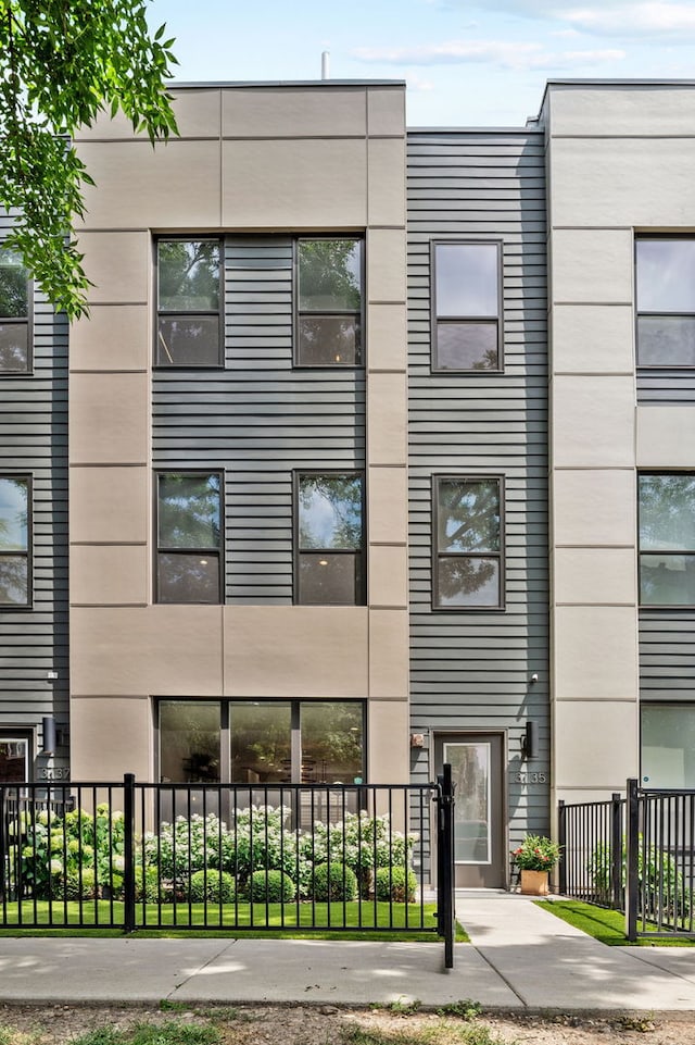 3135 N Karlov Ave, Chicago, IL 60641 - photo 2