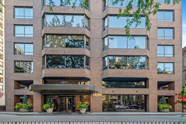 1410 N State Pkwy Unit 10B, Chicago, IL 60610