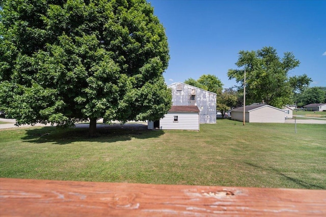 200 S Madison St, Towanda, IL 61776 - view of green lawn