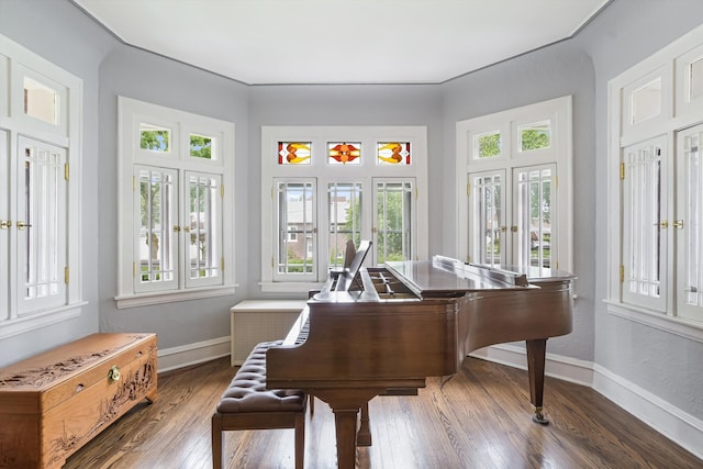 718 S Washington Ave, Park Ridge, IL 60068 - sitting room with baseboards and wood finished floors