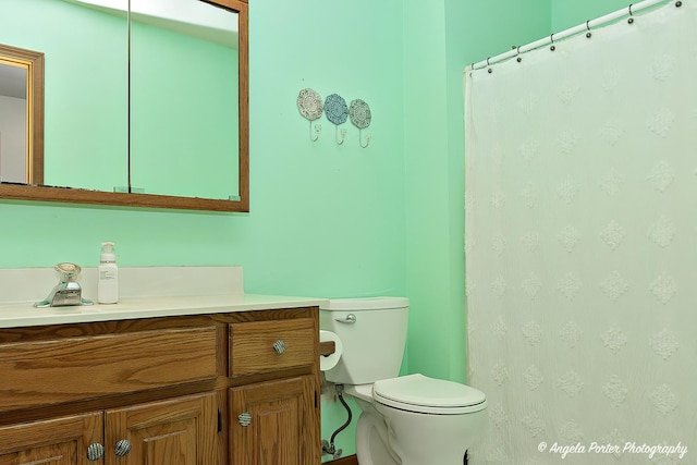 3406 W Bretons Dr, Mchenry, IL 60050 - bathroom with vanity and curtained shower