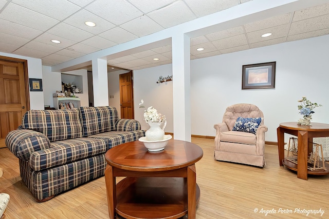 3406 W Bretons Dr, Mchenry, IL 60050 - living area featuring light wood-style floors, a drop ceiling, and recessed lighting