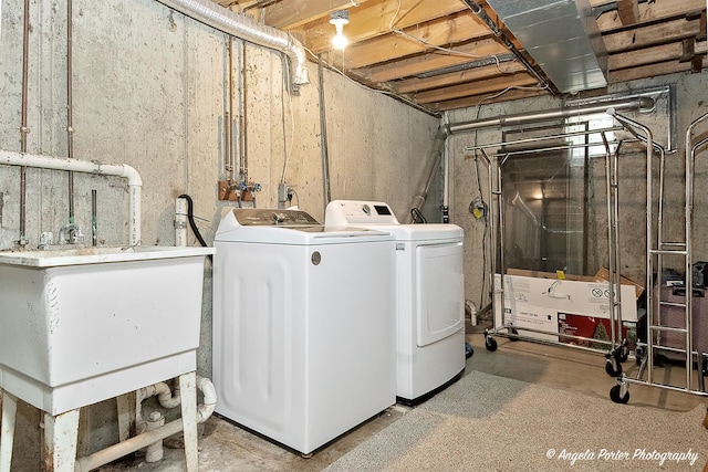 3406 W Bretons Dr, Mchenry, IL 60050 - washroom with washing machine and dryer