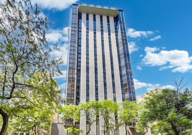 1310 N Ritchie Ct Unit 26B, Chicago, IL 60610 - photo 1