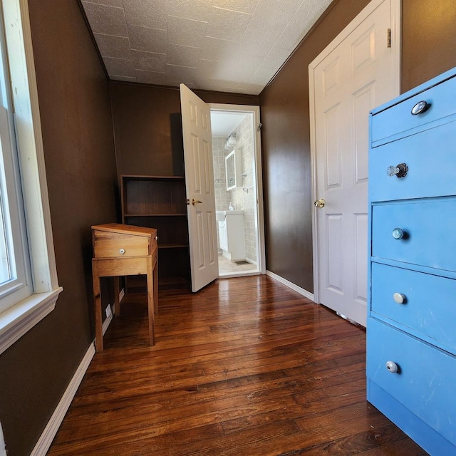 700 W Lafayette St, Ottawa, IL 61350 - unfurnished bedroom featuring wood finished floors