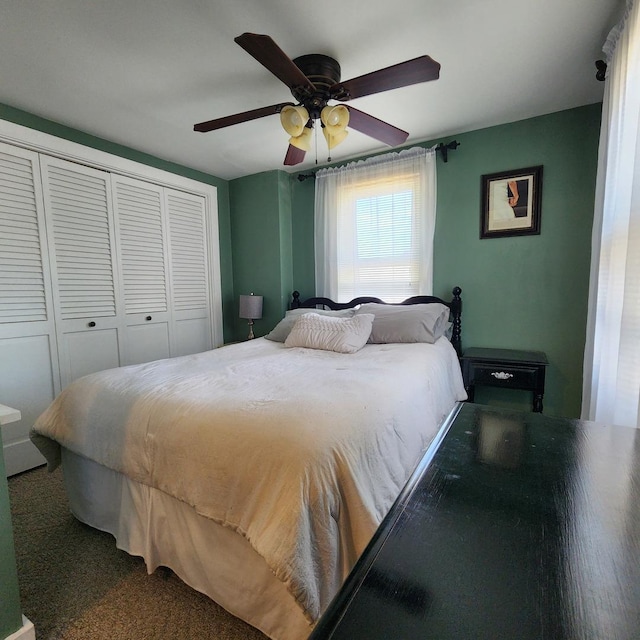 700 W Lafayette St, Ottawa, IL 61350 - carpeted bedroom featuring a closet and ceiling fan