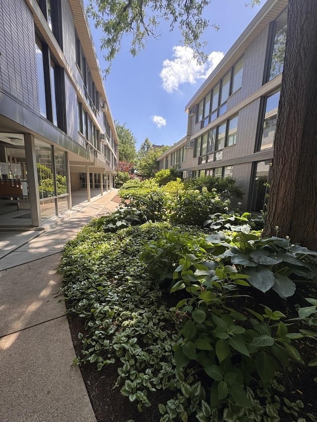 1044 Ontario St Unit 2E, Oak Park, IL 60302 - photo 2